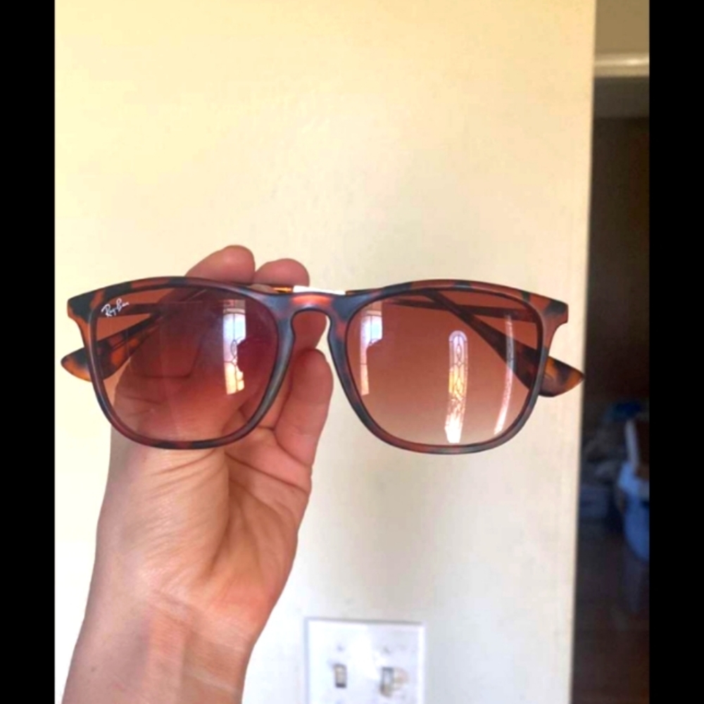 RAYBAN 'ERIKA' sunglasses Need gone asap!!!